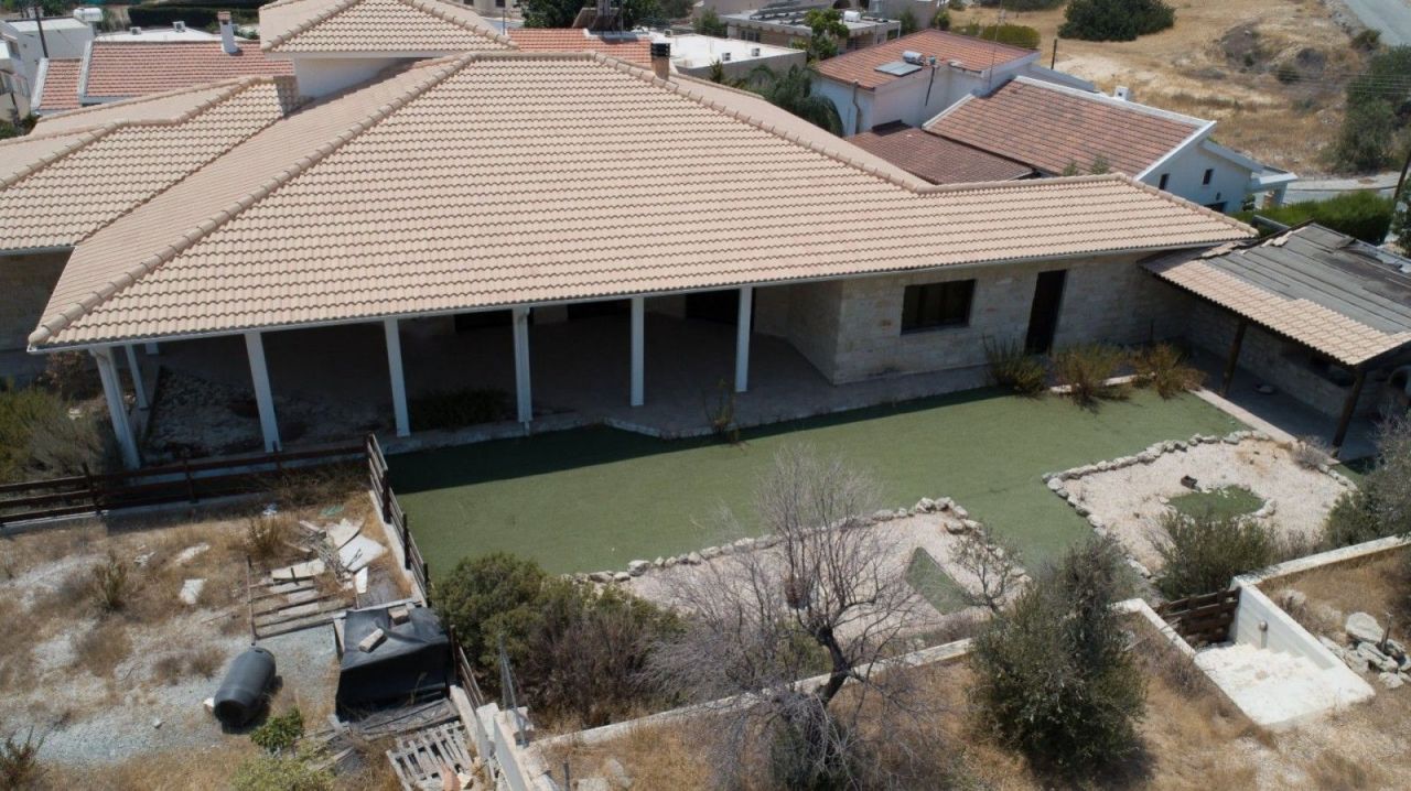 Villa in Larnaca, Cyprus, 315 sq.m - picture 1