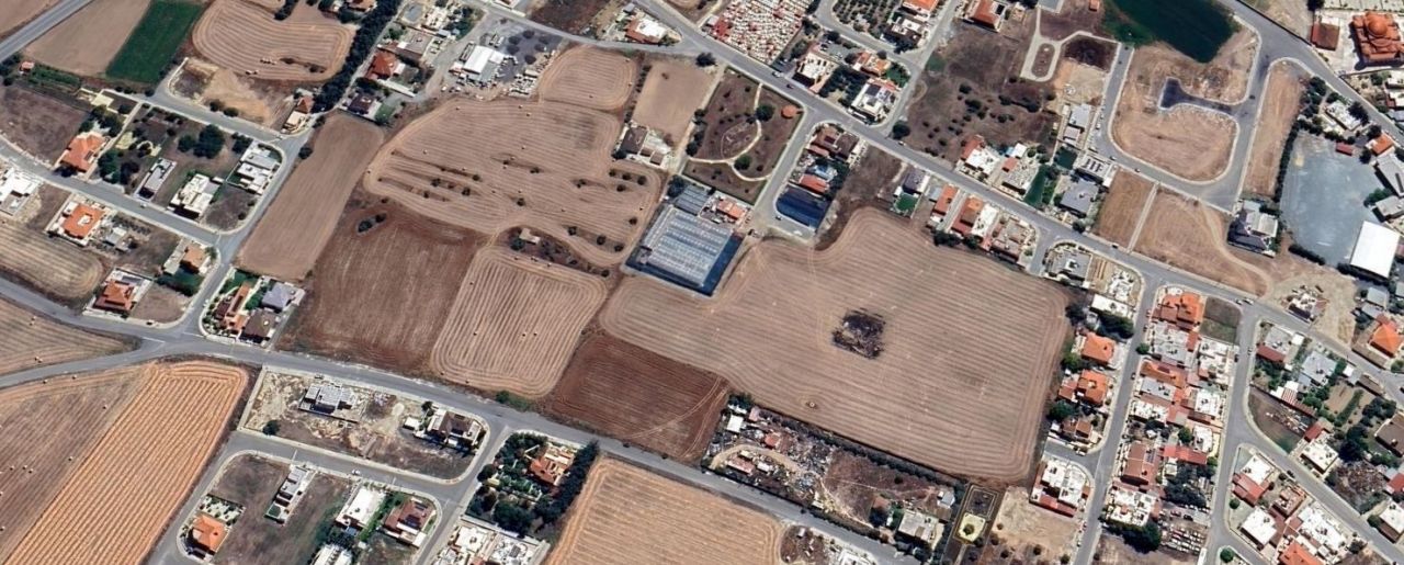 Grundstück in Larnaka, Zypern, 25 800 m2 - Foto 1