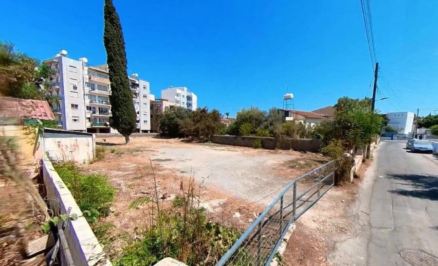 Land in Larnaca, Cyprus, 1 410 sq.m - picture 1