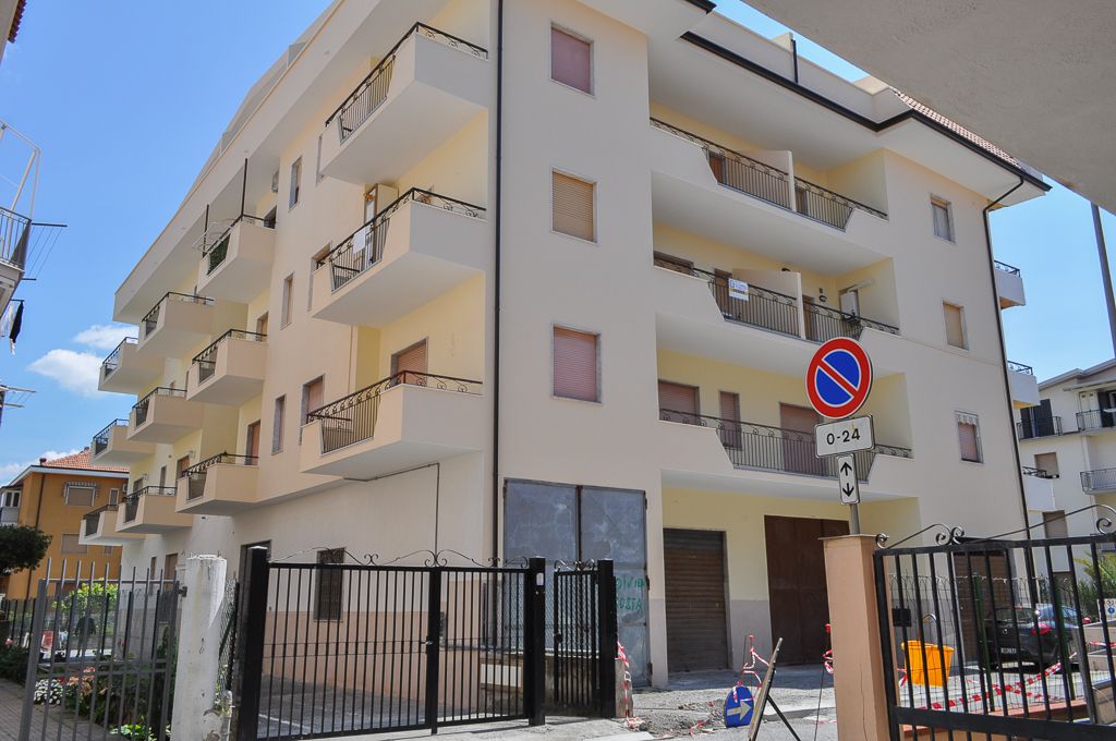 Apartment in Scalea, Italy, 70 sq.m - picture 1