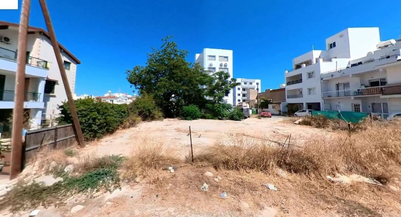 Land in Larnaca, Cyprus, 653 sq.m - picture 1
