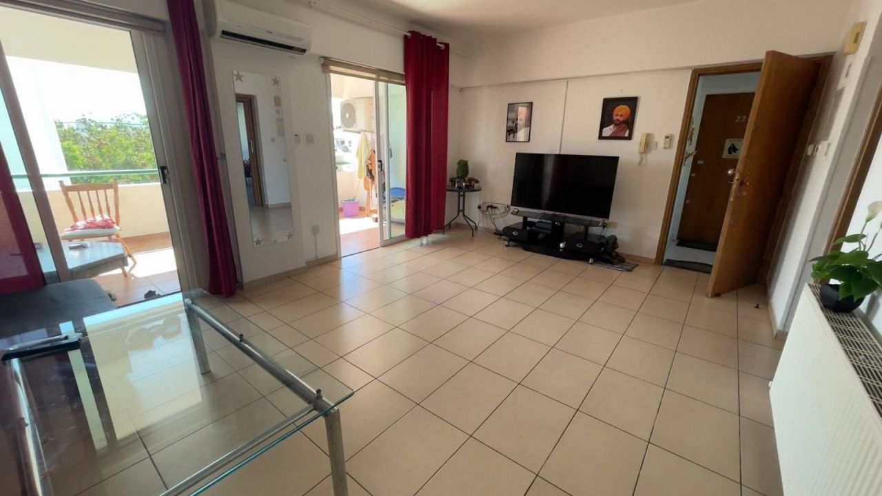 Apartment in Larnaca, Cyprus, 90 sq.m - picture 1