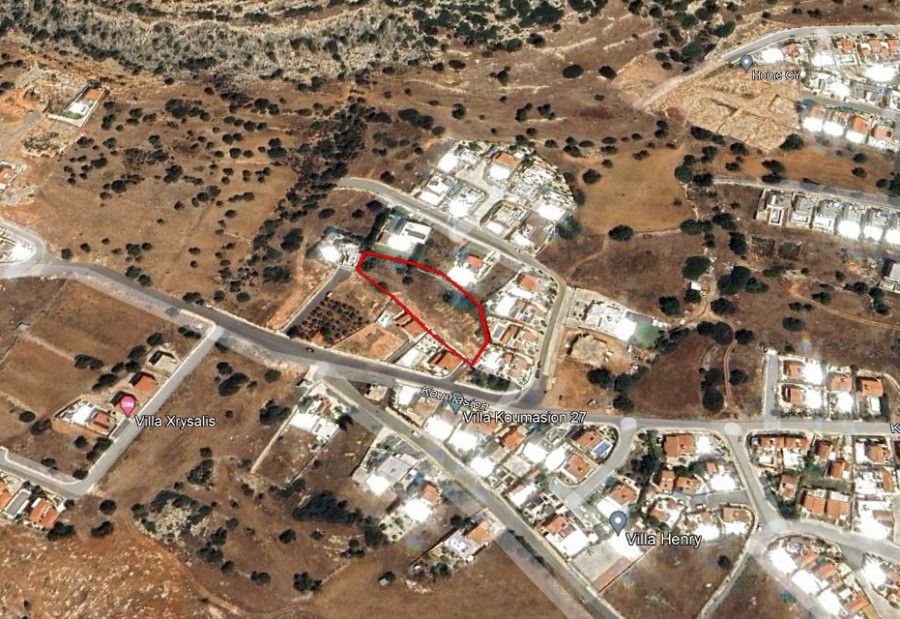 Land in Paphos, Cyprus, 2 341 sq.m - picture 1