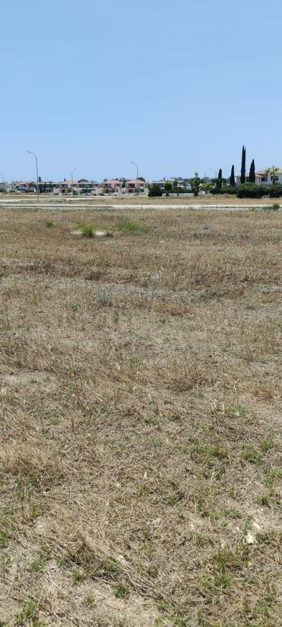 Land in Larnaca, Cyprus, 705 sq.m - picture 1