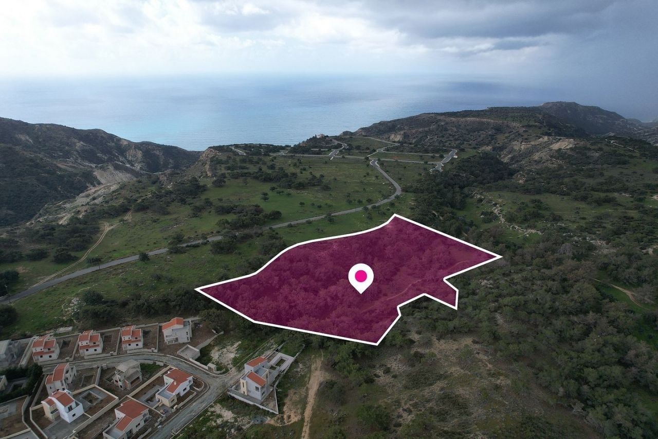 Land in Limassol, Cyprus, 17 057 sq.m - picture 1