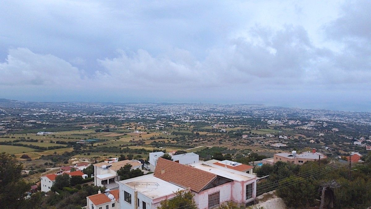Land in Paphos, Cyprus, 1 403 sq.m - picture 1