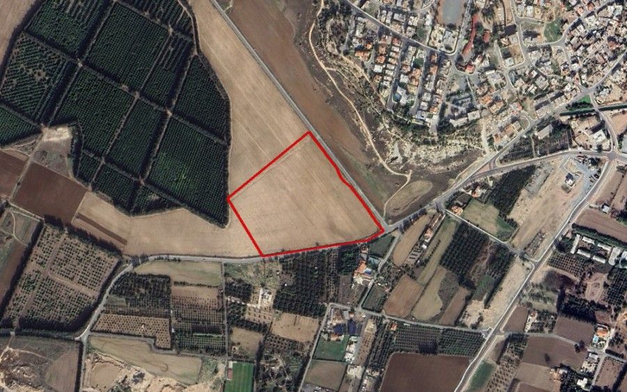 Land in Paphos, Cyprus, 58 166 sq.m - picture 1