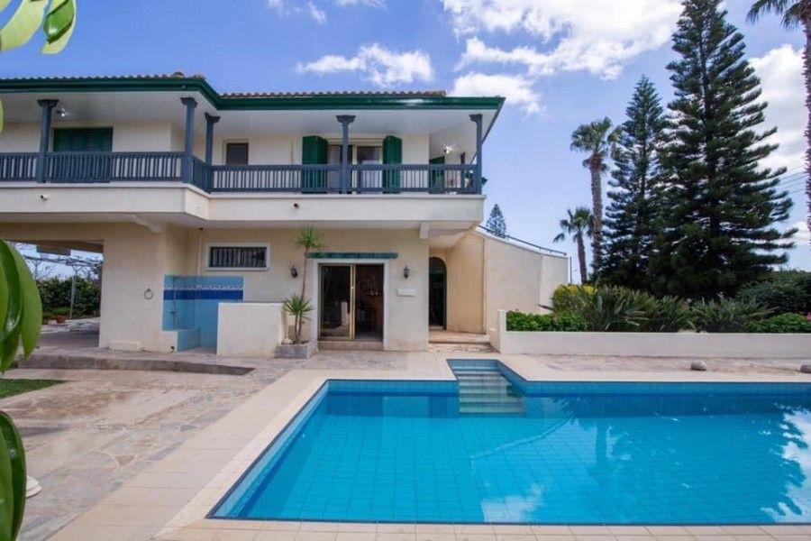 Villa in Protaras, Cyprus, 550 sq.m - picture 1