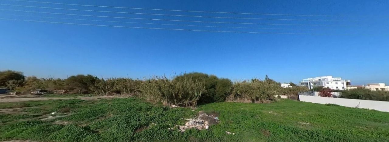 Grundstück in Larnaka, Zypern, 3 720 m2 - Foto 1