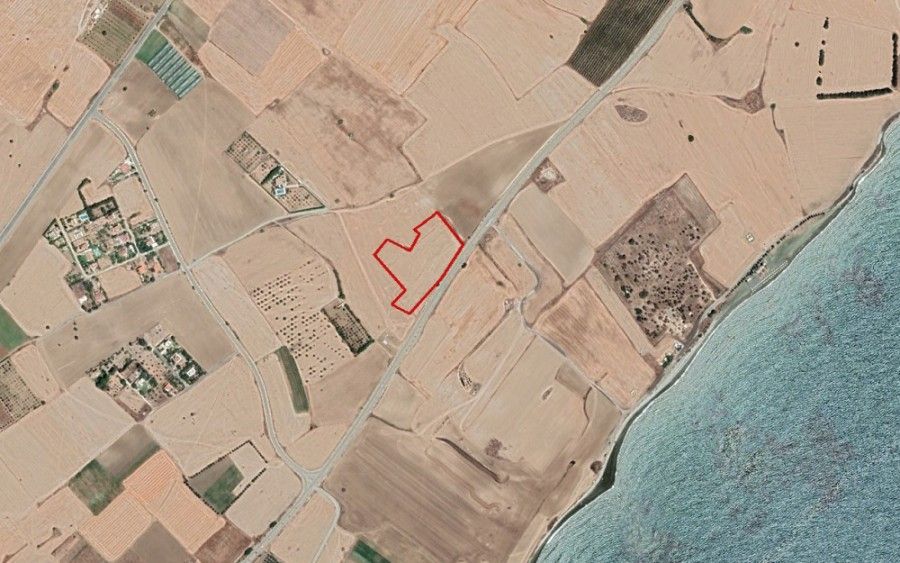 Land in Larnaca, Cyprus, 16 169 sq.m - picture 1