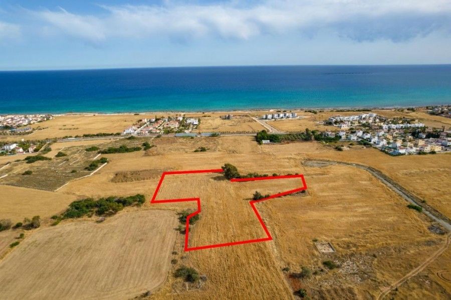Terrain à Protaras, Chypre, 9 048 m2 - image 1