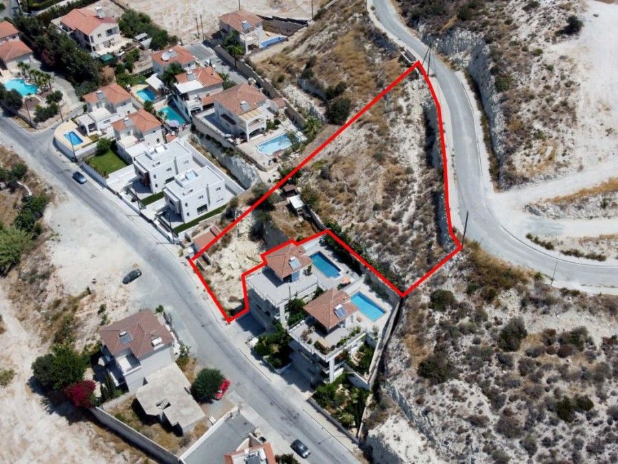 Land in Limassol, Cyprus, 837 sq.m - picture 1