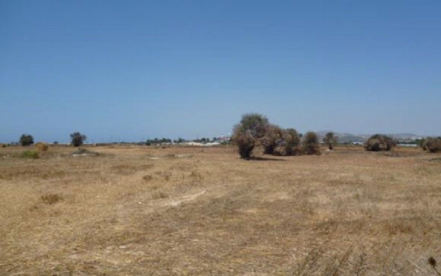 Terrain à Larnaca, Chypre, 20 237 m2 - image 1
