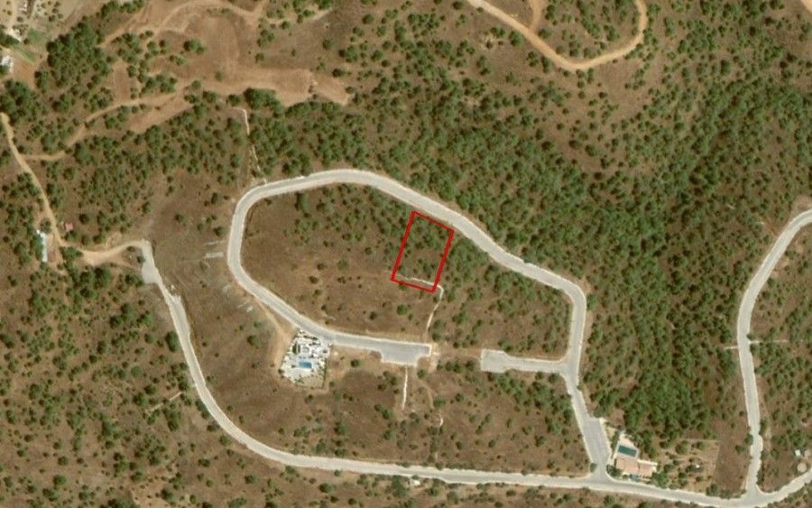 Land in Larnaca, Cyprus, 2 022 sq.m - picture 1