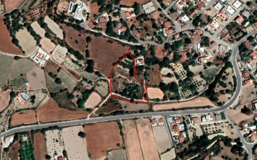 Land in Paphos, Cyprus, 5 686 m² - picture 1