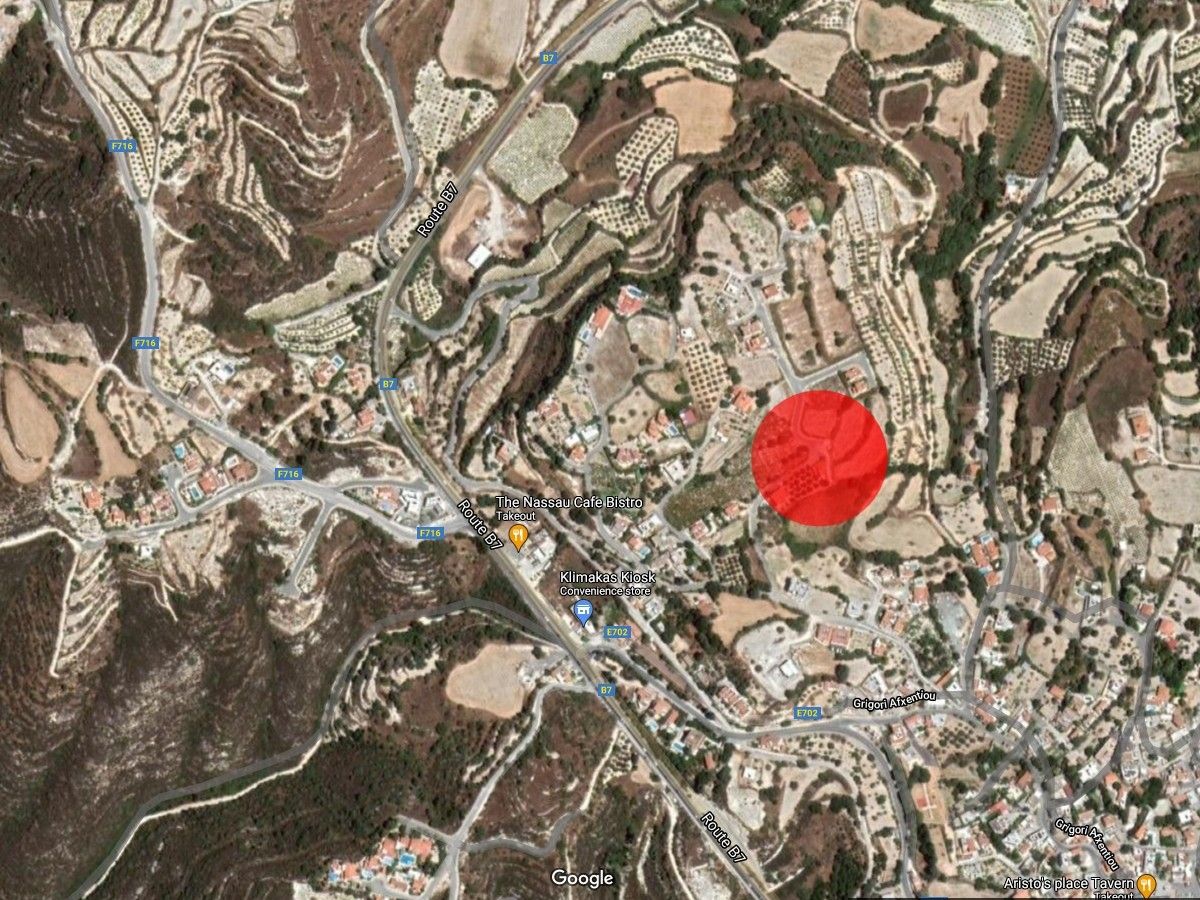 Terreno en Pafos, Chipre, 1 276 m2 - imagen 1