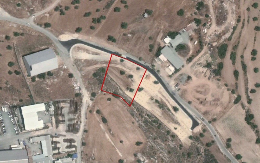 Land in Limassol, Cyprus, 2 975 sq.m - picture 1