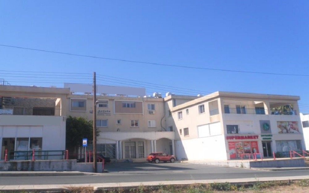 Boutique à Paphos, Chypre, 1 818 m2 - image 1