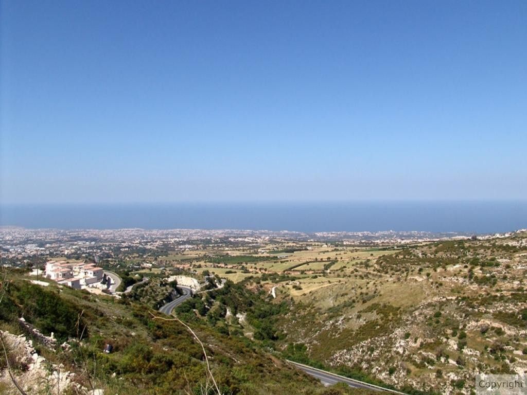 Land in Paphos, Cyprus, 673 sq.m - picture 1