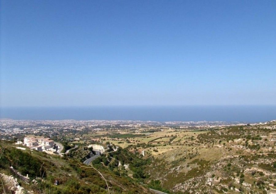 Land in Paphos, Cyprus, 692 sq.m - picture 1