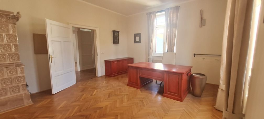 Office in Maribor, Slovenia, 449 sq.m - picture 1