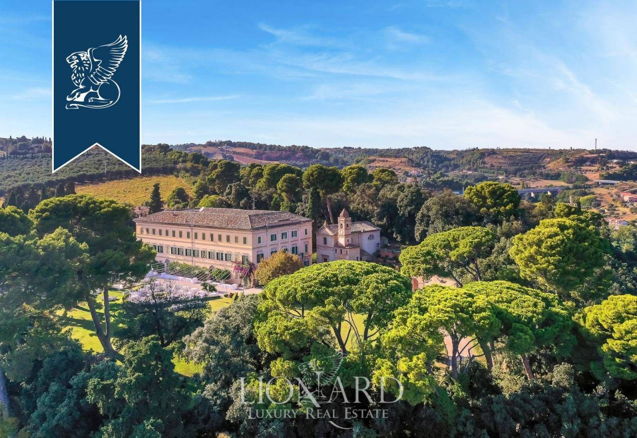 Villa in Ascoli Piceno, Italy, 5 000 sq.m - picture 1