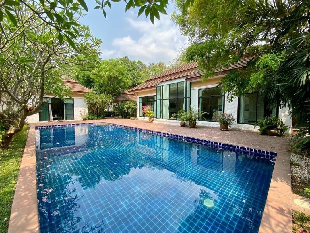 Villa in Pattaya, Thailand, 700 sq.m - picture 1