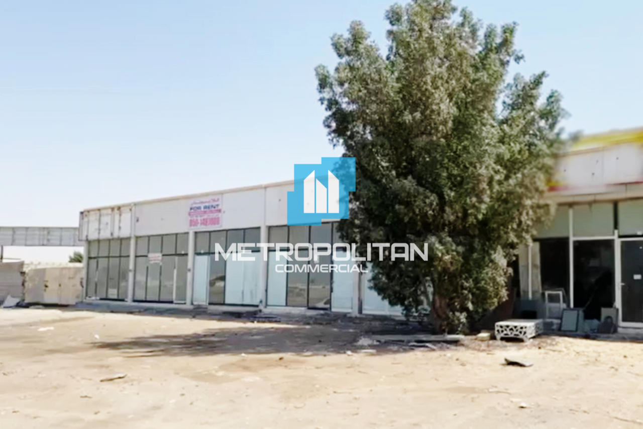 Biens commerciaux Umm Al Quwain, EAU, 2 436 m2 - image 1