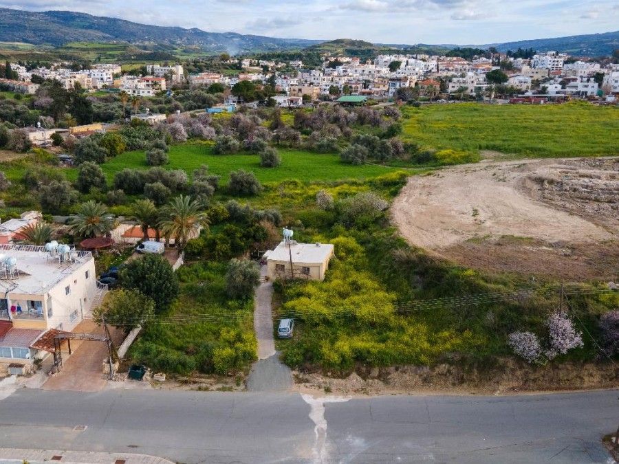 Grundstück in Paphos, Zypern, 1 821 m2 - Foto 1