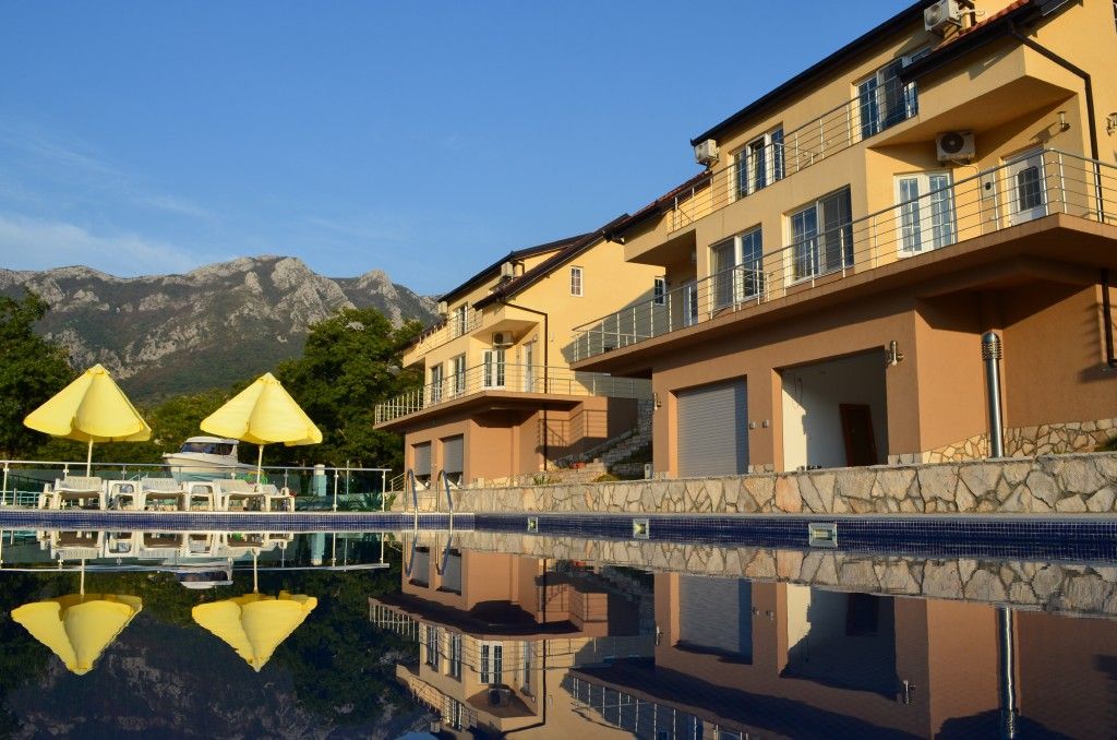 Apartment in Herceg-Novi, Montenegro, 132 sq.m - picture 1