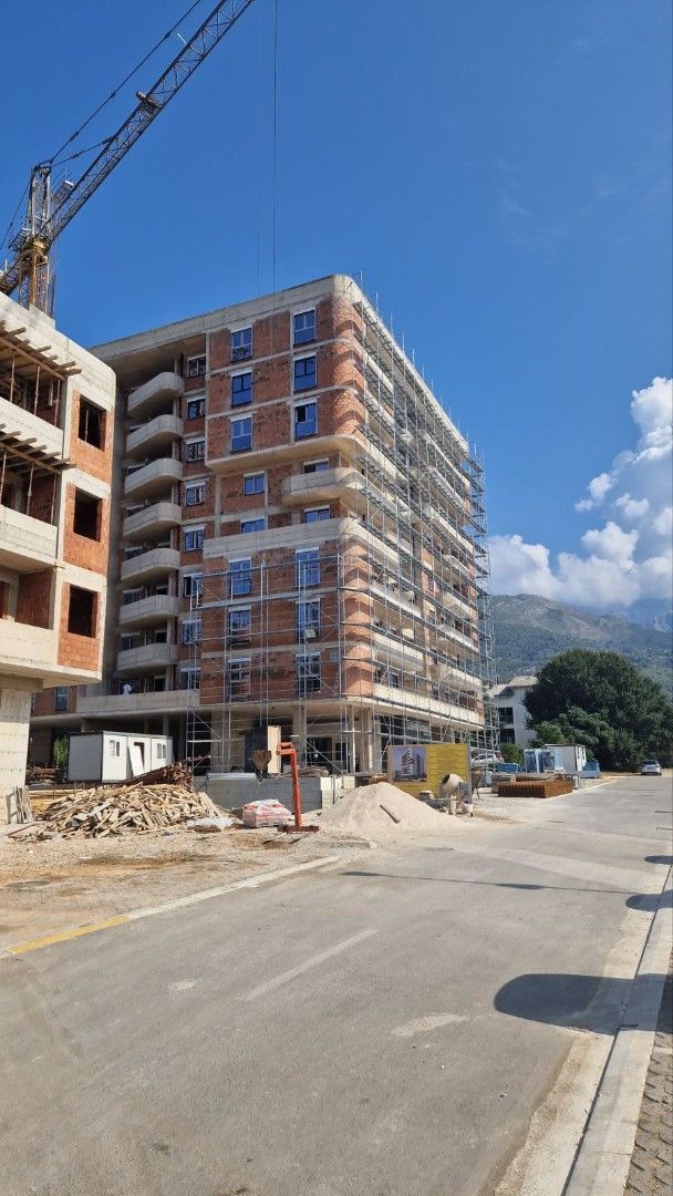 Flat in Bar, Montenegro, 68 m² - picture 1