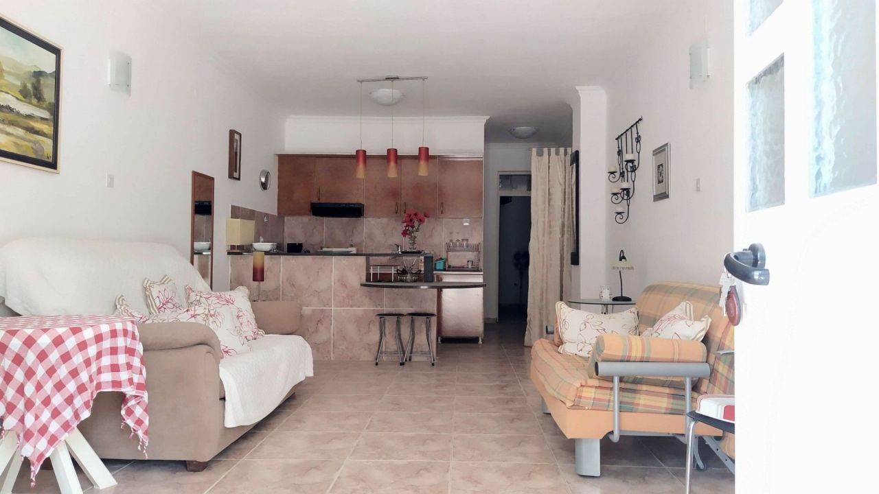 Wohnung in Sveti Stefan, Montenegro, 50 m2 - Foto 1