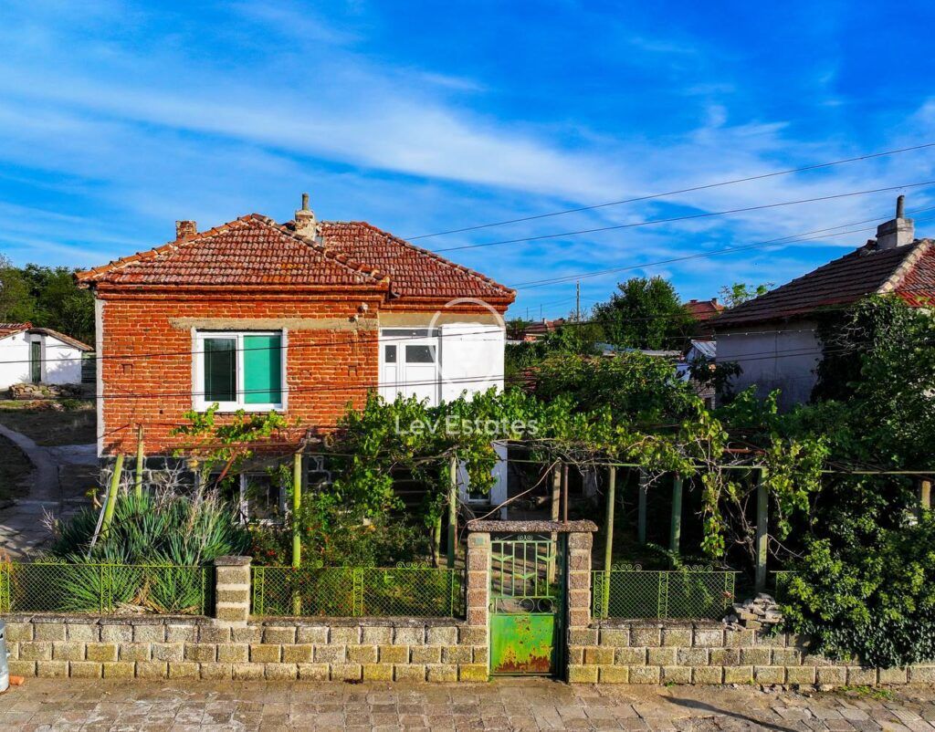 House in Troyanovo, Bulgaria, 108 sq.m - picture 1