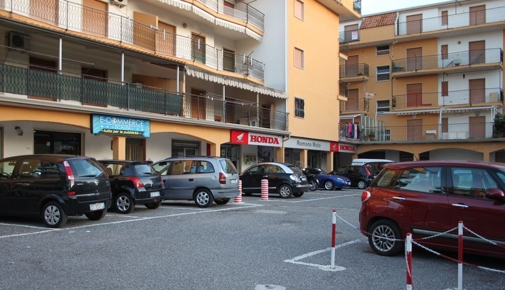 Geschäft in Scalea, Italien, 50 m2 - Foto 1