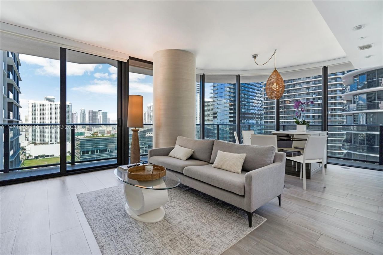 Appartement à Miami, États-Unis, 85 m2 - image 1