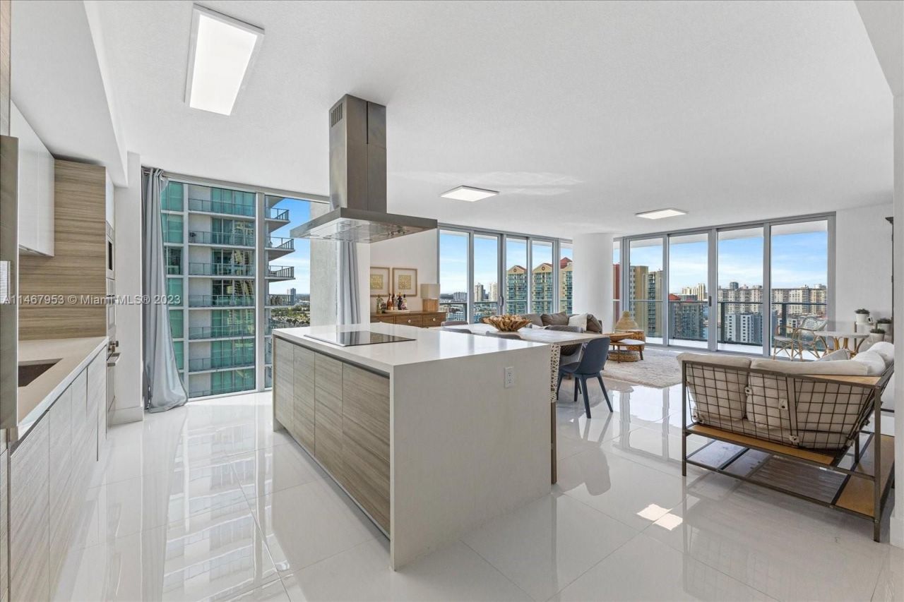 Appartement à Miami, États-Unis, 170 m2 - image 1