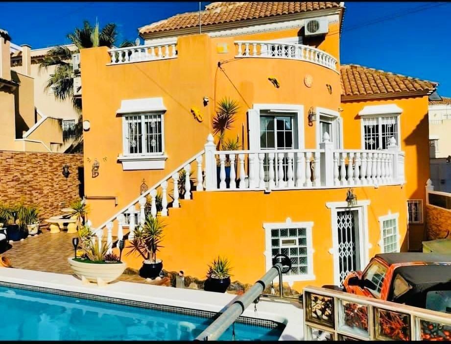 Villa in Orihuela Costa, Spanien, 150 m2 - Foto 1