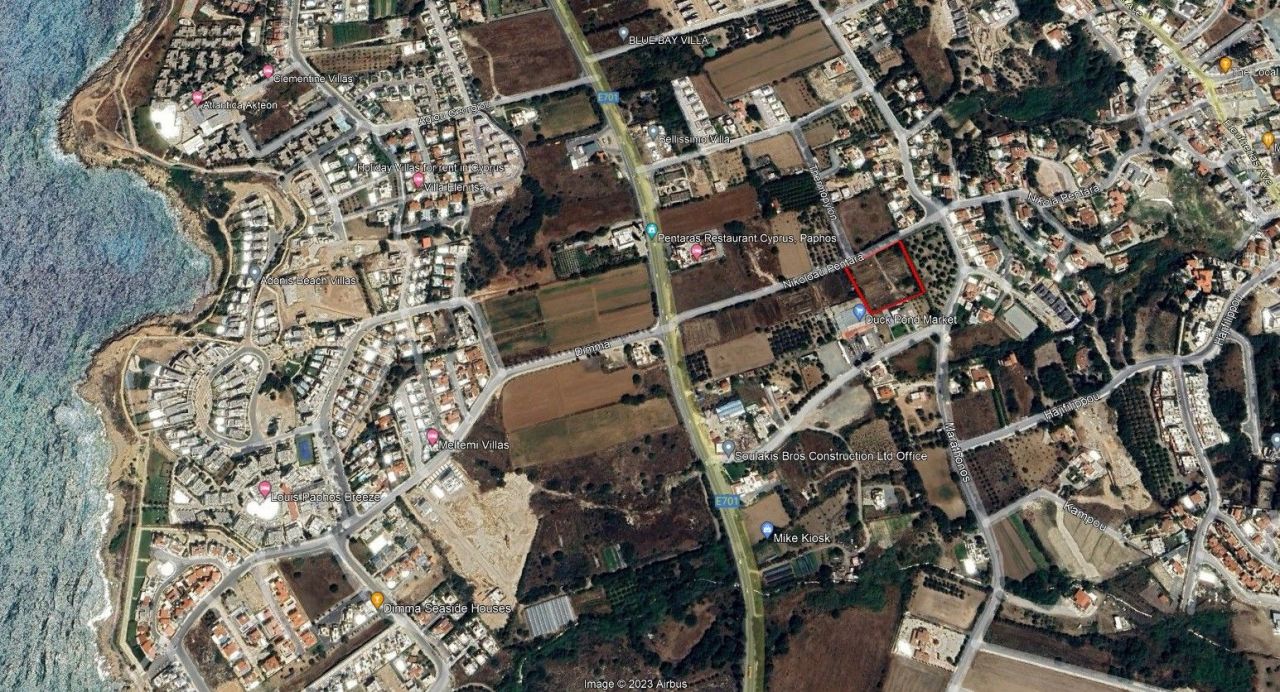 Land in Paphos, Cyprus, 4 741 sq.m - picture 1
