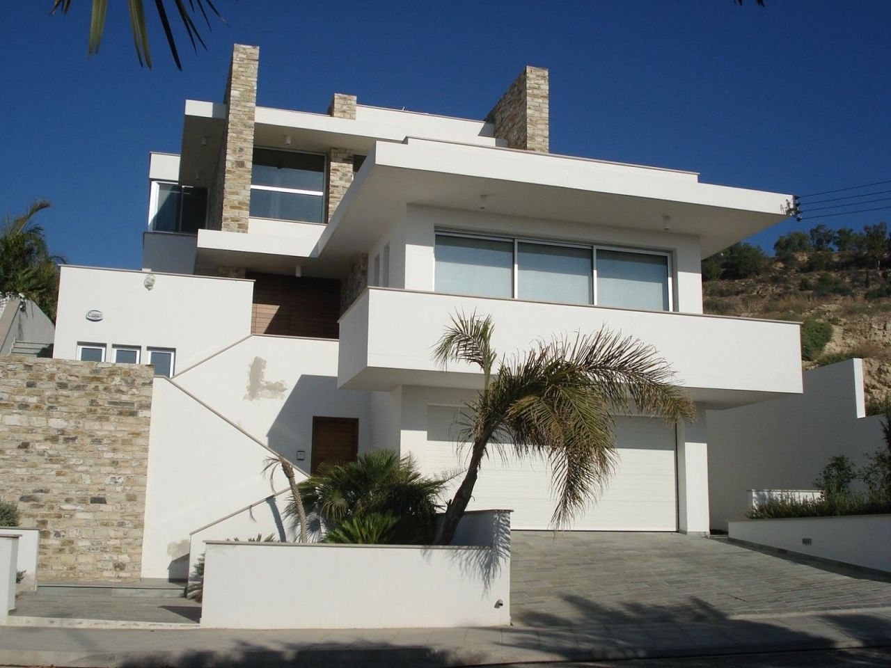 Villa in Larnaca, Cyprus, 480 sq.m - picture 1