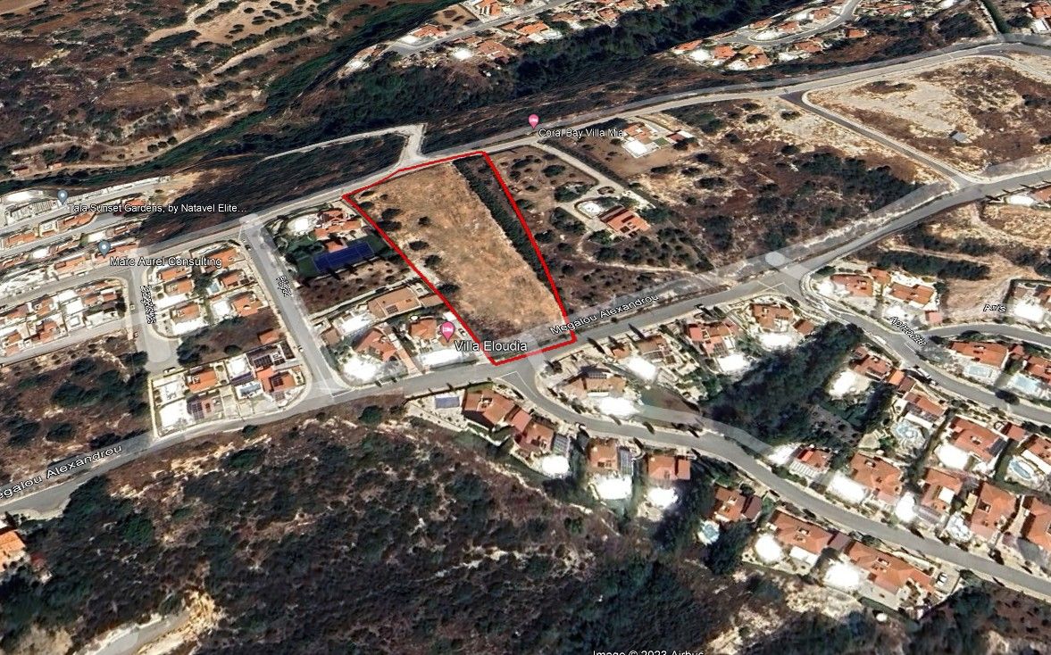 Land in Paphos, Cyprus, 7 358 sq.m - picture 1