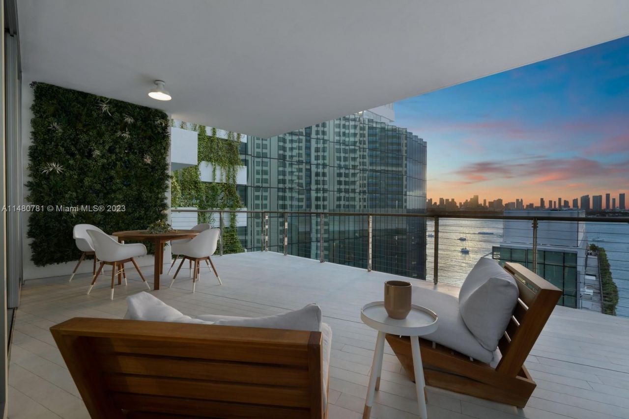 Appartement à Miami, États-Unis, 250 m2 - image 1