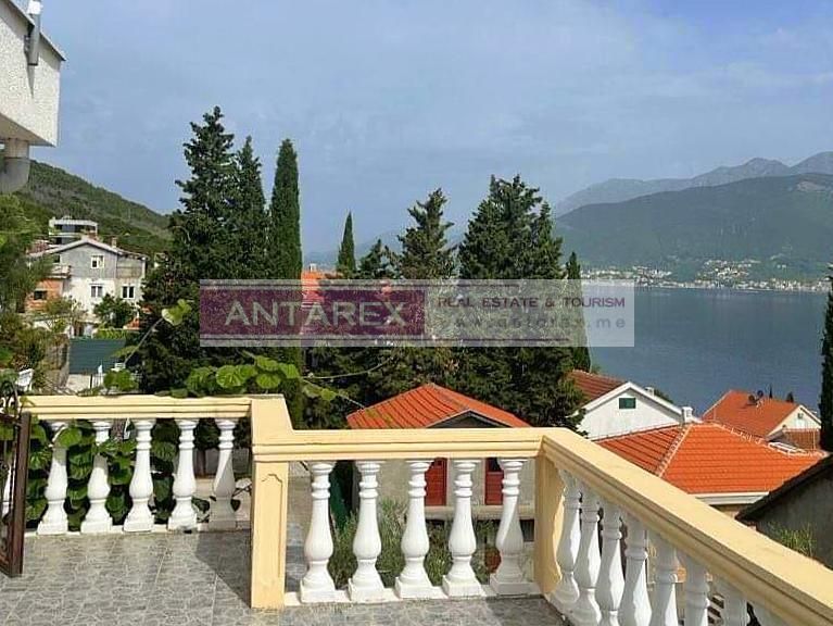 Villa in Krasici, Montenegro, 150 m2 - Foto 1