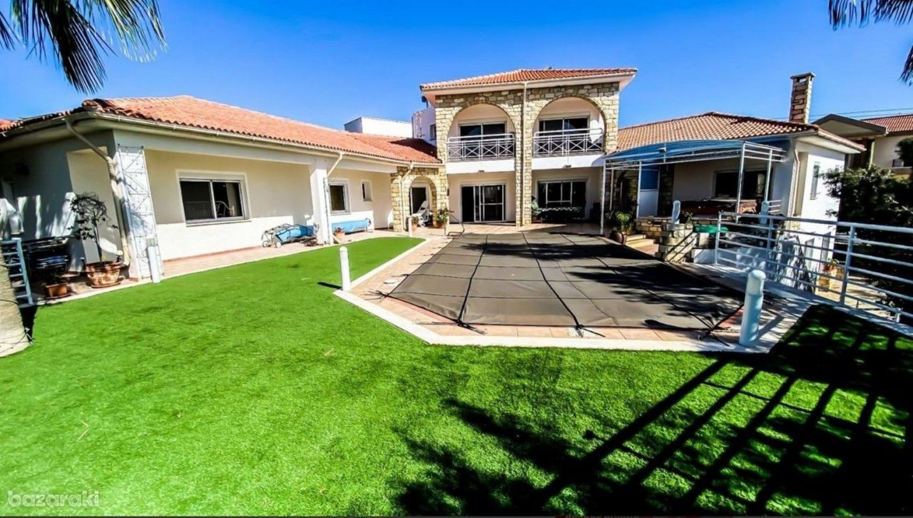 Villa in Limassol, Cyprus, 290 sq.m - picture 1