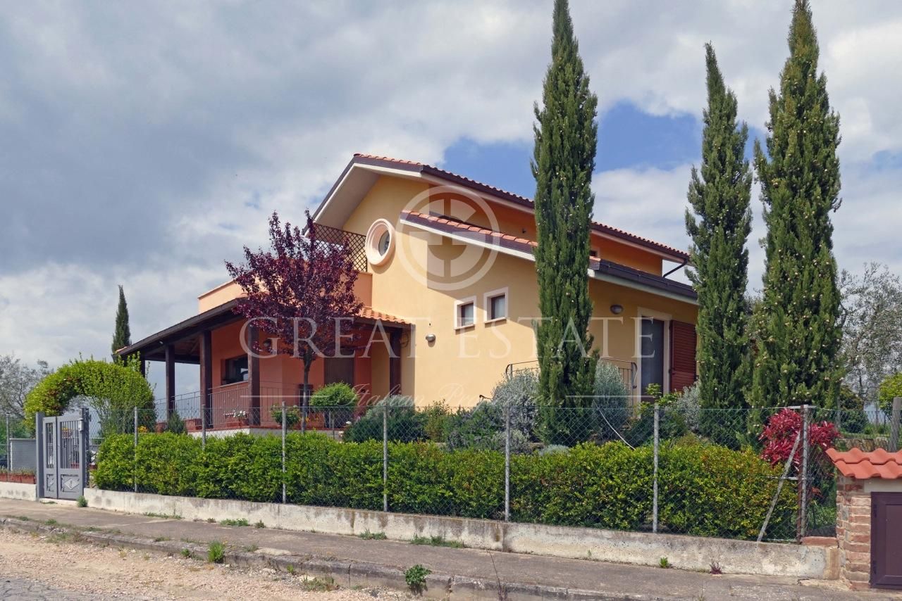 Villa in Castiglione del Lago, Italy, 182 sq.m - picture 1