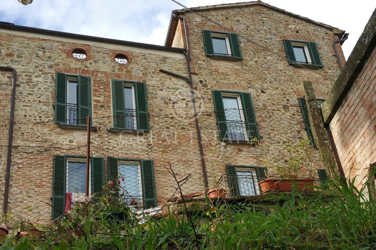 Apartment in Fabro, Italy, 128.95 sq.m - picture 1