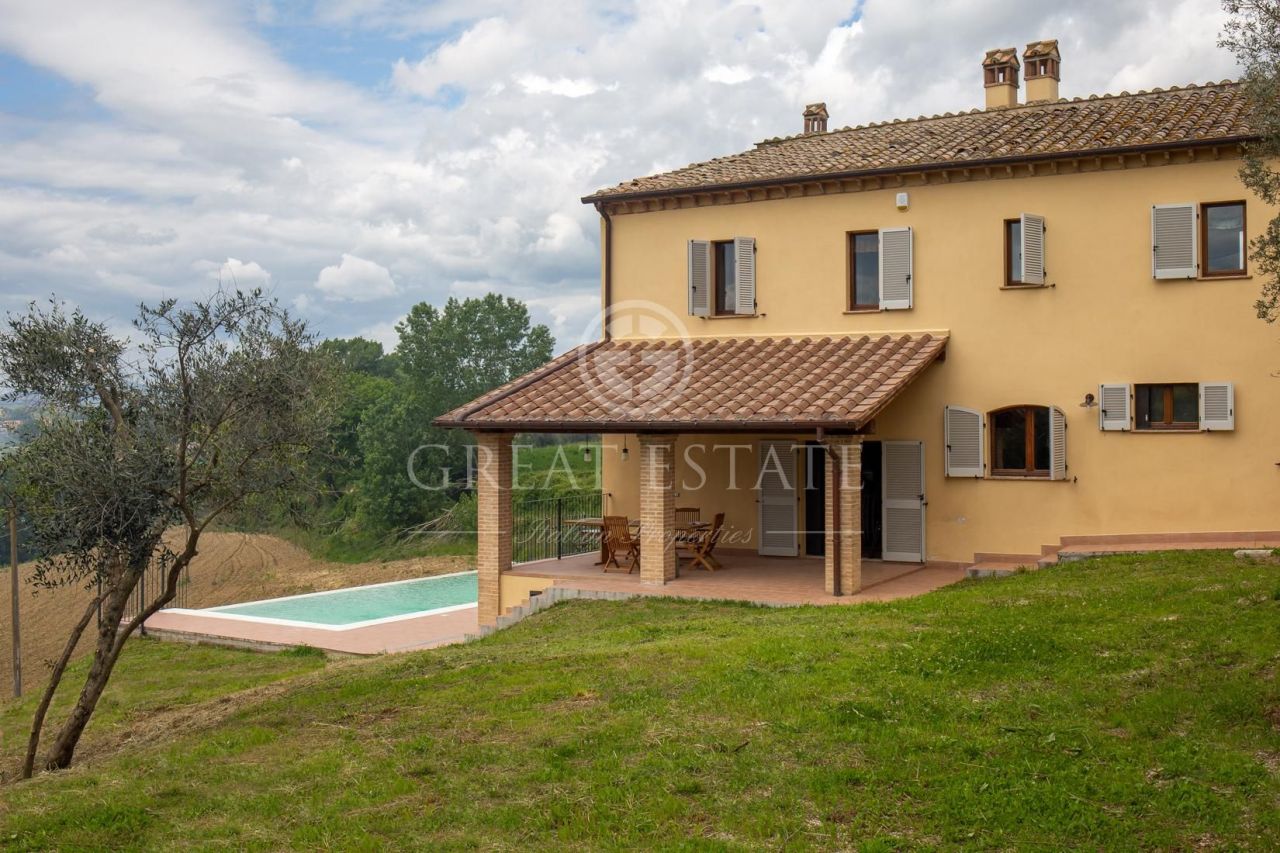 Haus in Narni, Italien, 446 m2 - Foto 1