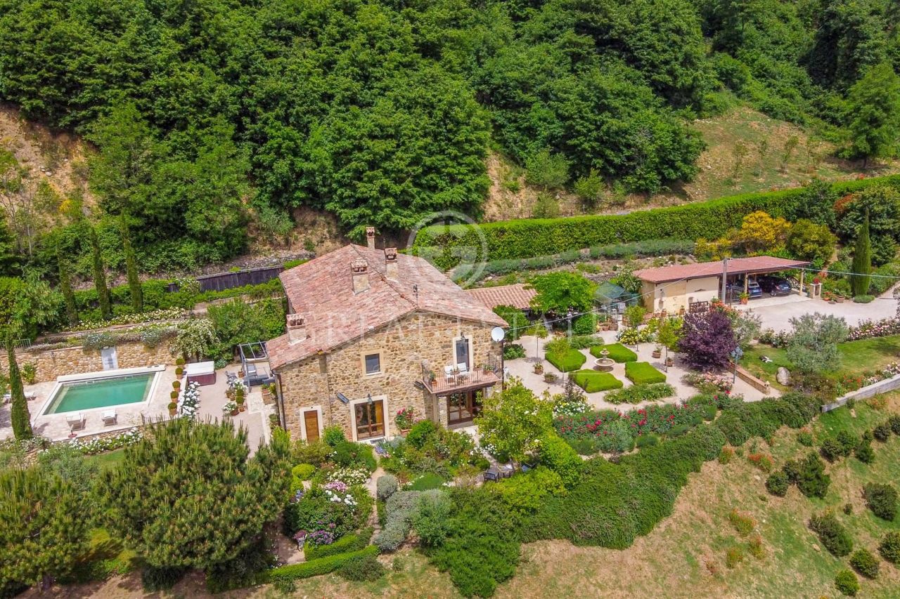 Casa en Viterbo, Italia, 371.5 m2 - imagen 1