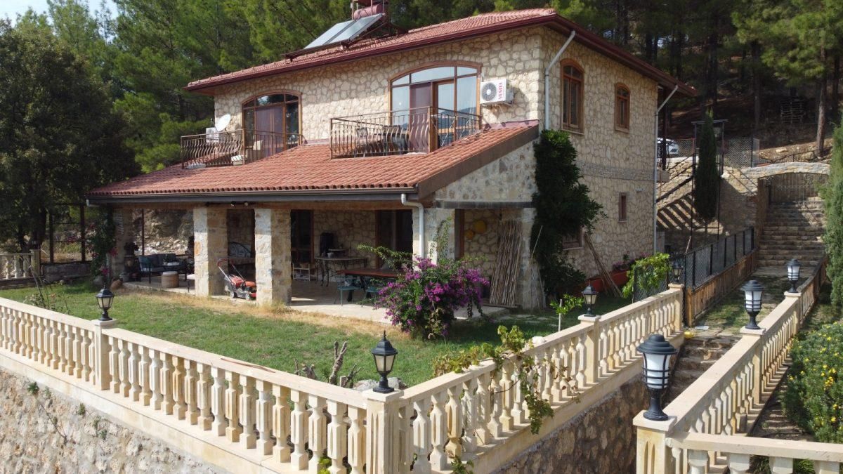 Villa in Alanya, Turkey, 1 250 sq.m - picture 1
