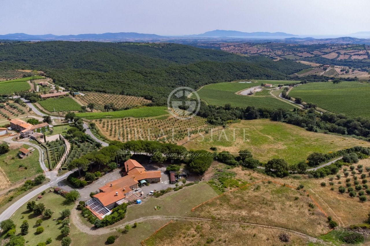 House Magliano in Toscana, Italy, 486.3 sq.m - picture 1