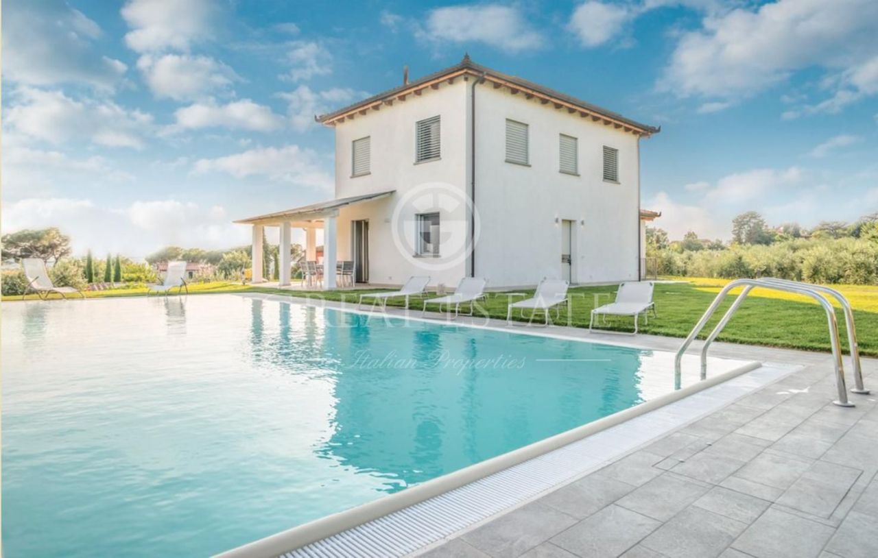 Villa in Cortona, Italy, 296.6 sq.m - picture 1
